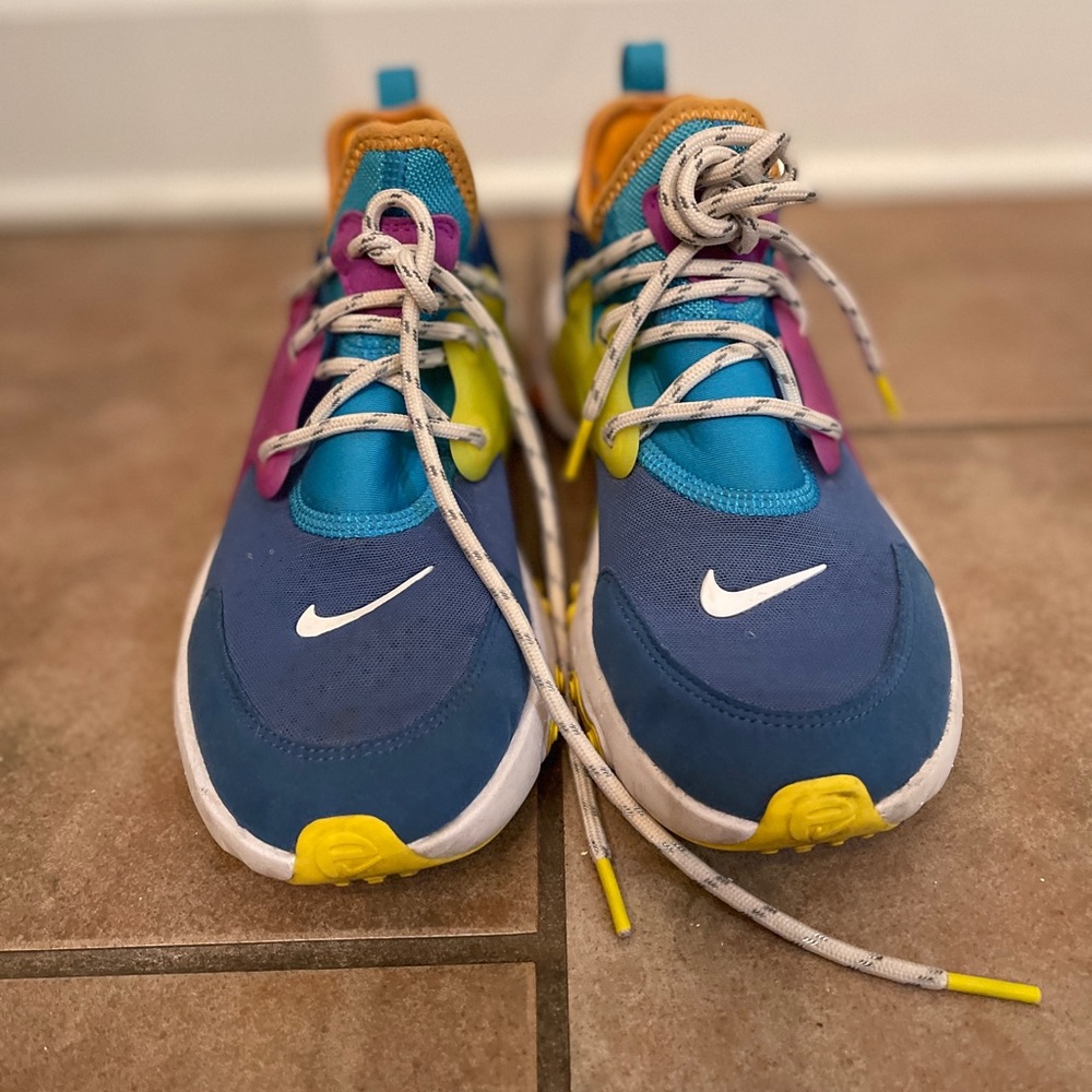 Nike React Youth shoes